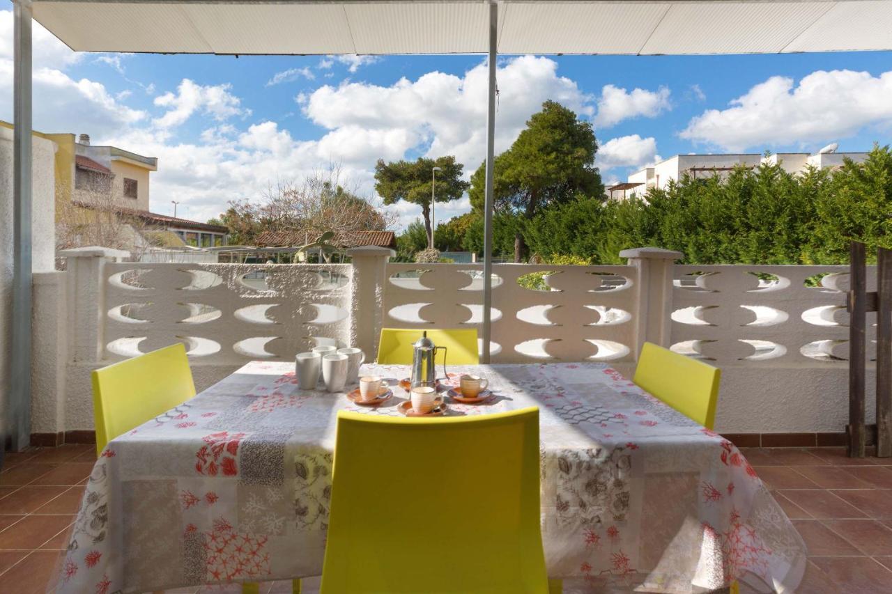 Villetta Chiara Blu By Barbarhouse Torre dell'Orso Exterior photo